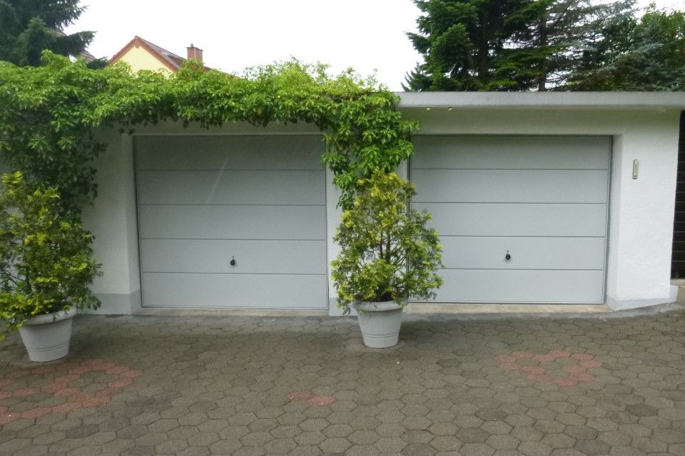 geschlossenes Garagentor