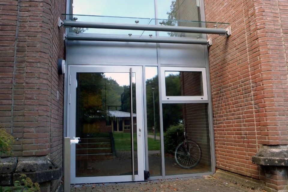 Blick auf ein Vordach