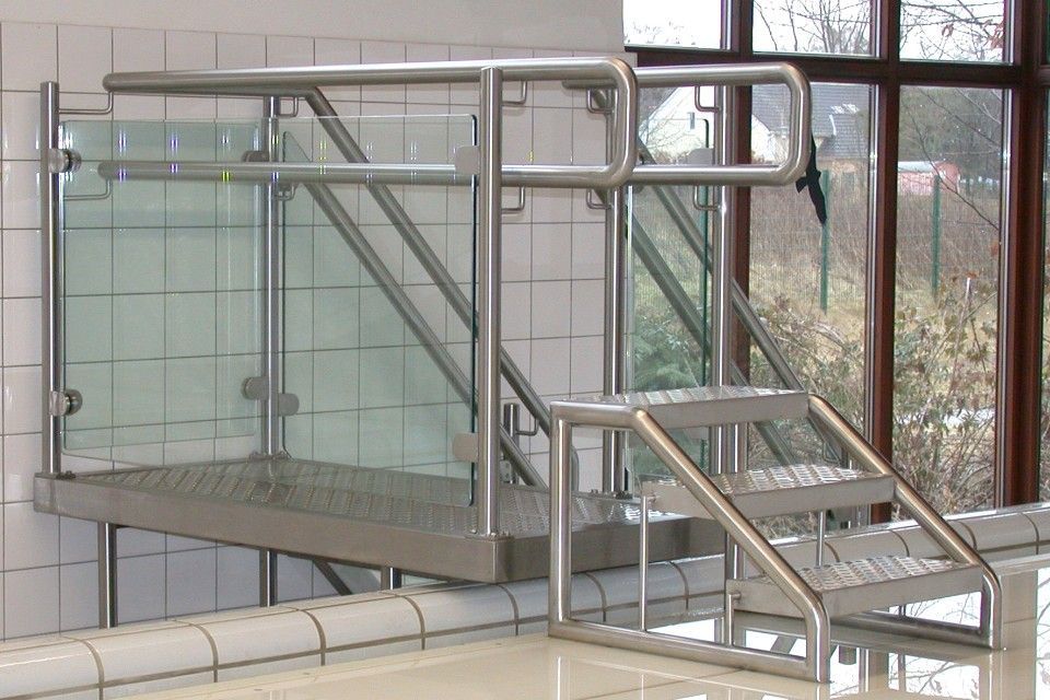 Treppengeländer Hallenbad