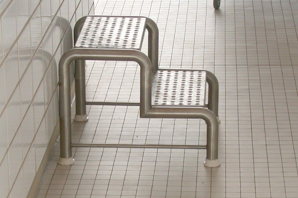 Treppenstufe im Hallenbad
