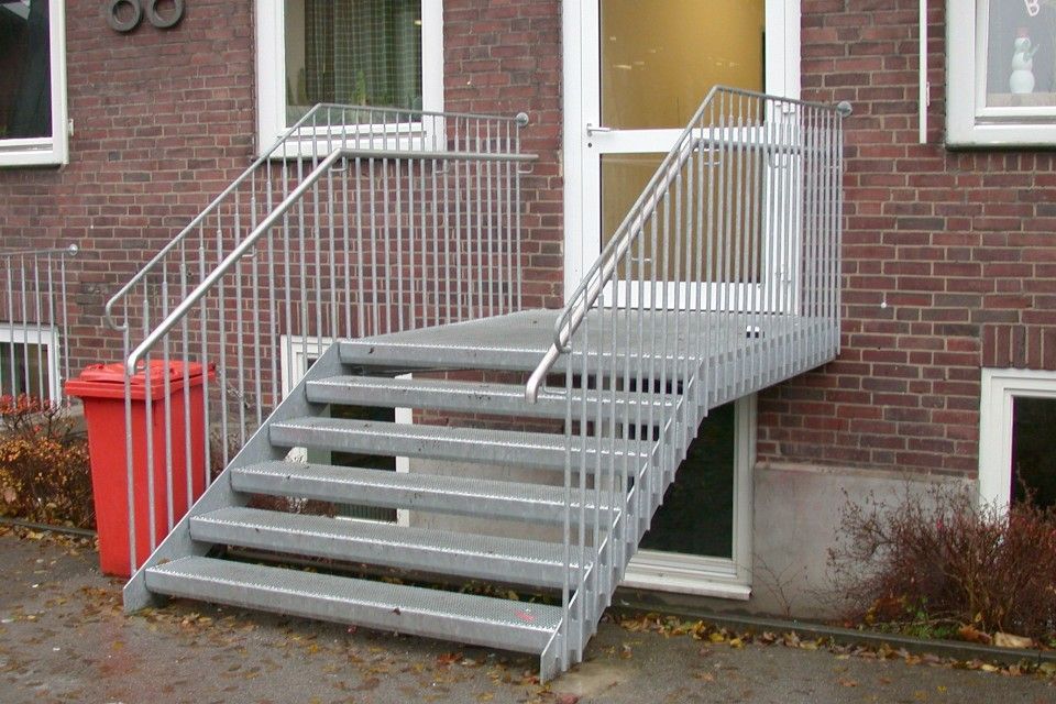 Treppenstufen vor einer Haustür