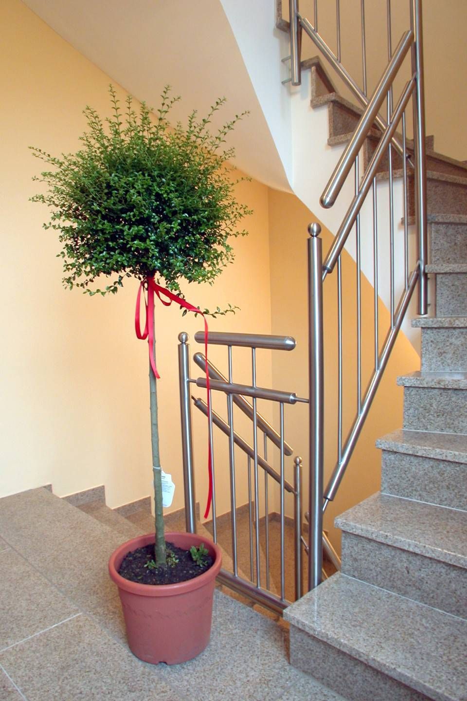 langes Treppengeländer