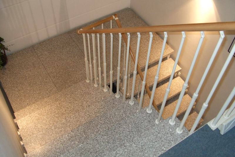 Geländer einer Wendeltreppe von Fenstherm Handels GmbH
