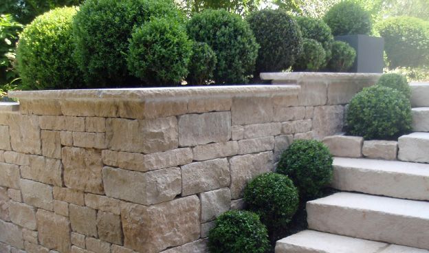 Natursteinmauer 2 - Daniel Oesch Gartenbau AG