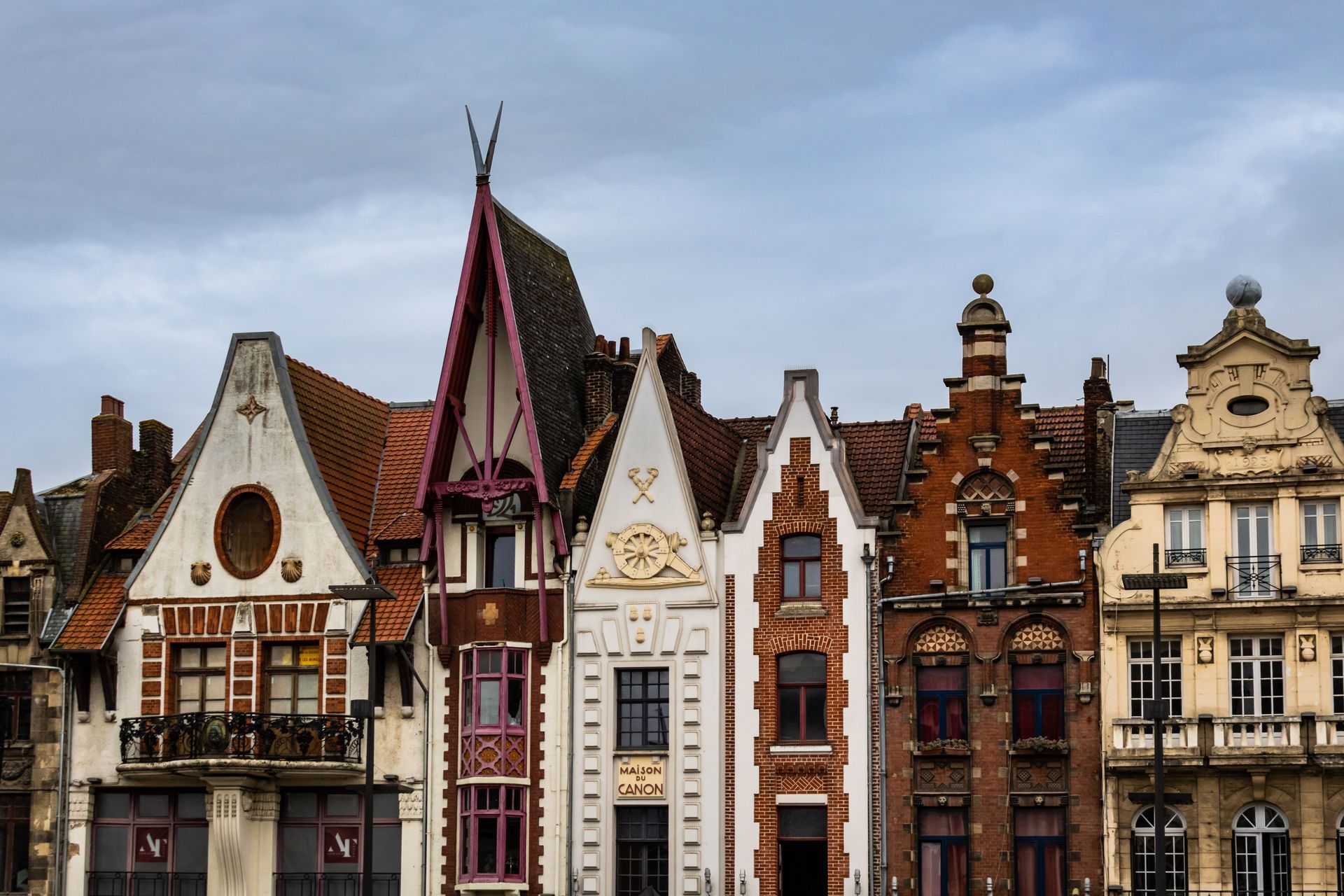 Façades de maisons mitoyennes à Béthune