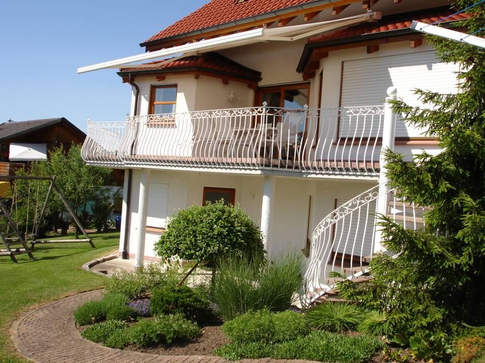 Balkongeländer hergestellt durch Bayer Erwin Metallgestaltung