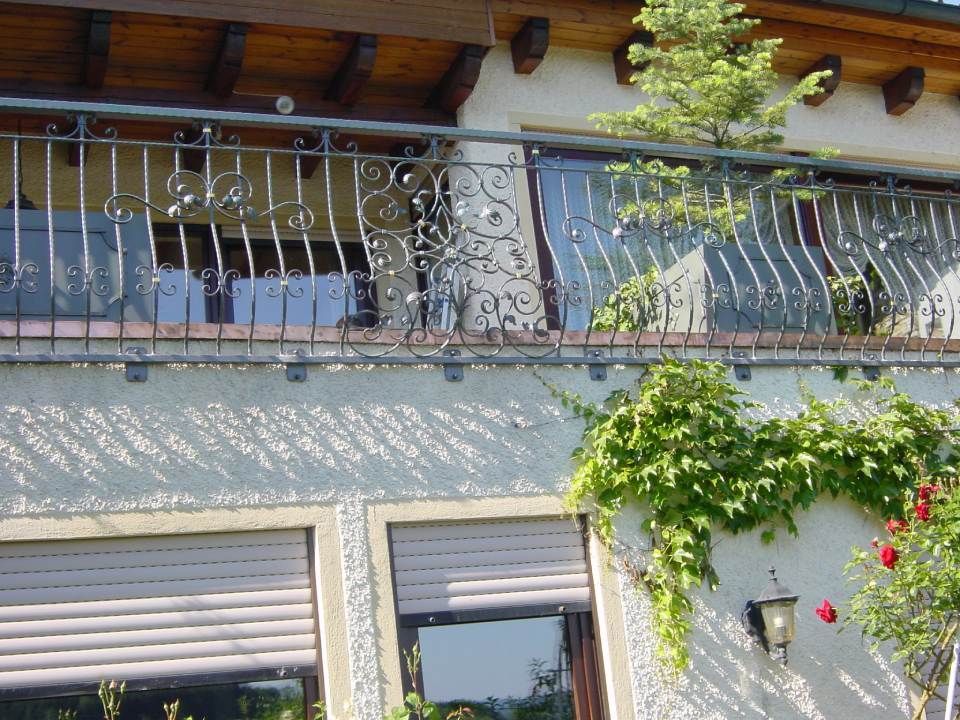 Balkongeländer hergestellt durch Bayer Erwin Metallgestaltung