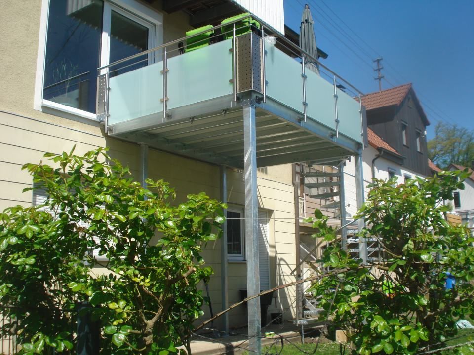 Balkongeländer hergestellt durch Bayer Erwin Metallgestaltung