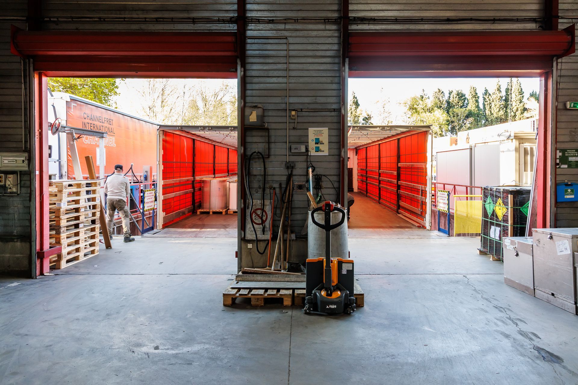 Un entrepôt de stockage de marchandises