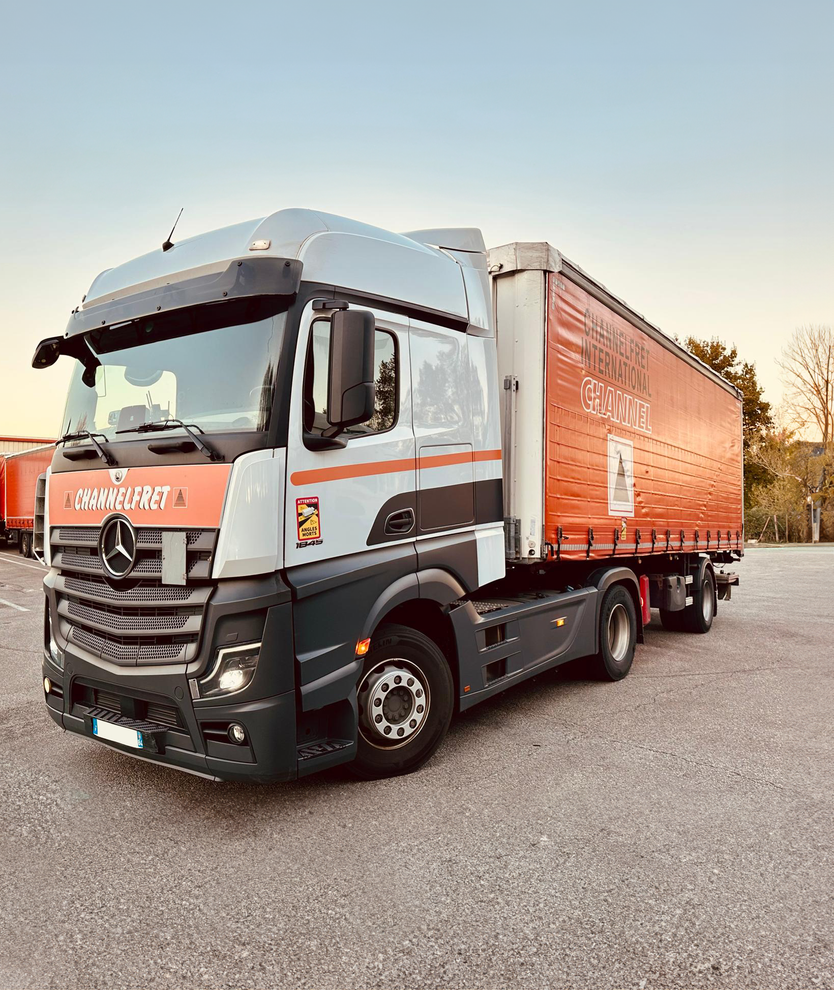 Camion de l'entreprise Channelfret International