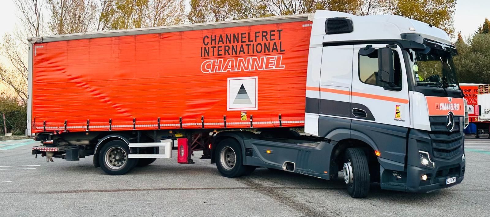 Un camion de l'entreprise Channelfret International