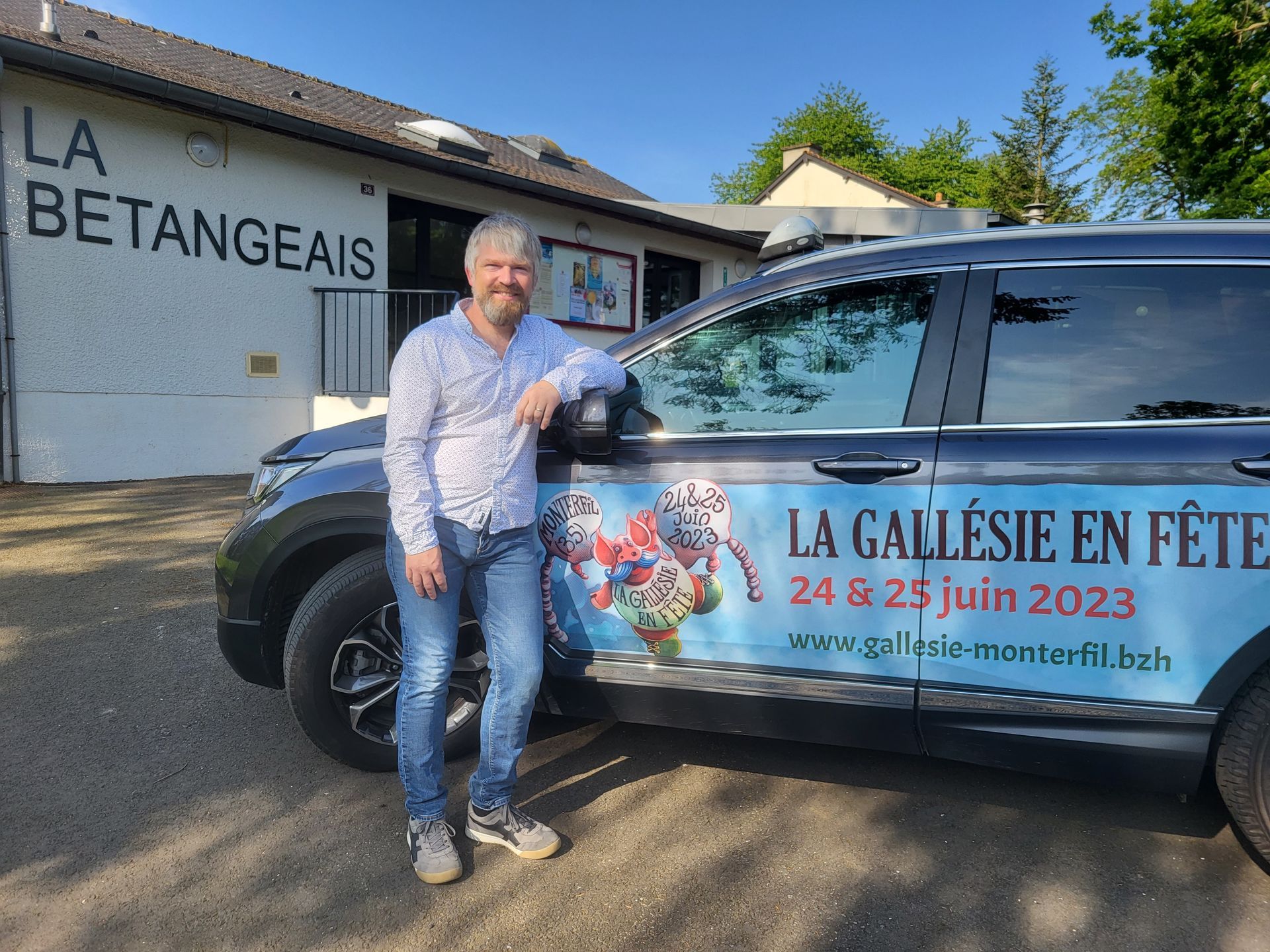 Conducteur de taxi et son véhicule