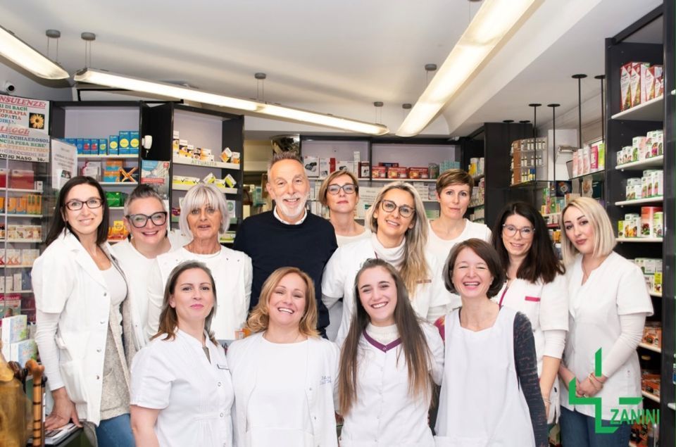 staff completo della farmacia - Farmacia Zanini