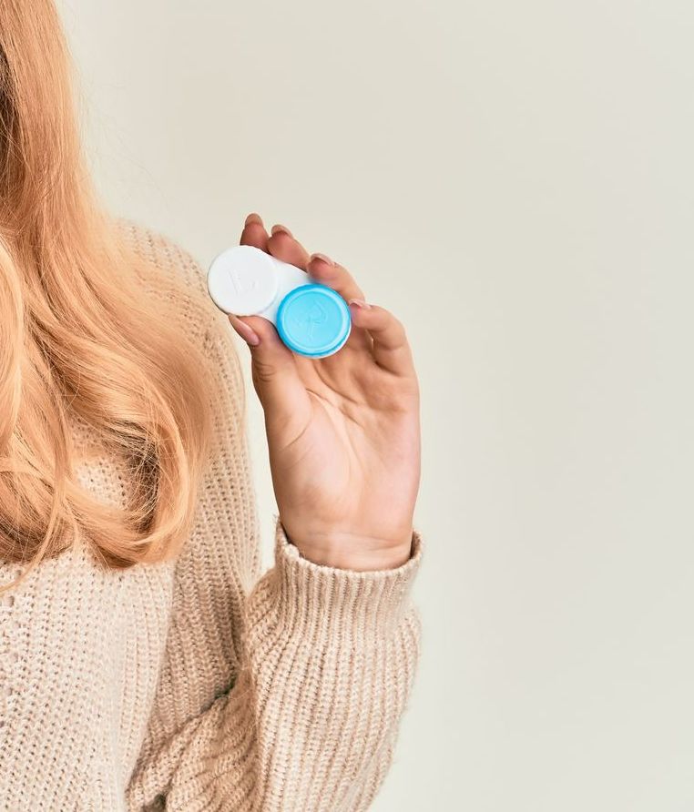 Une boîte à lentilles de contact