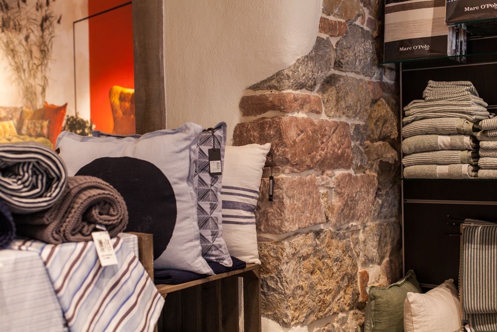 Ein Laden voller Kissen und Decken