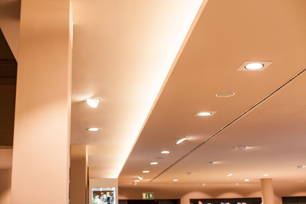 Eine Decke mit vielen Lichtern