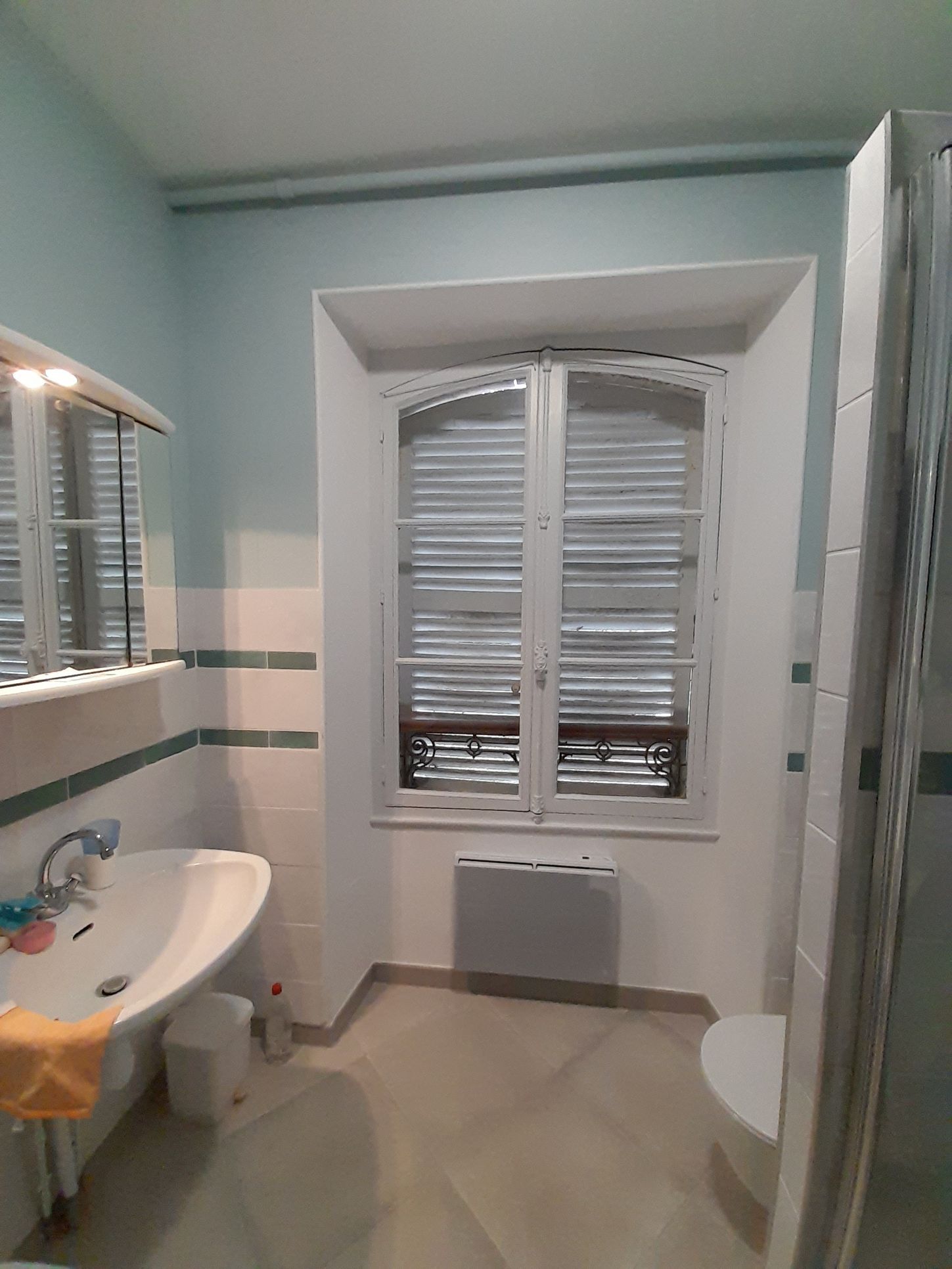 Salle de bains repeinte