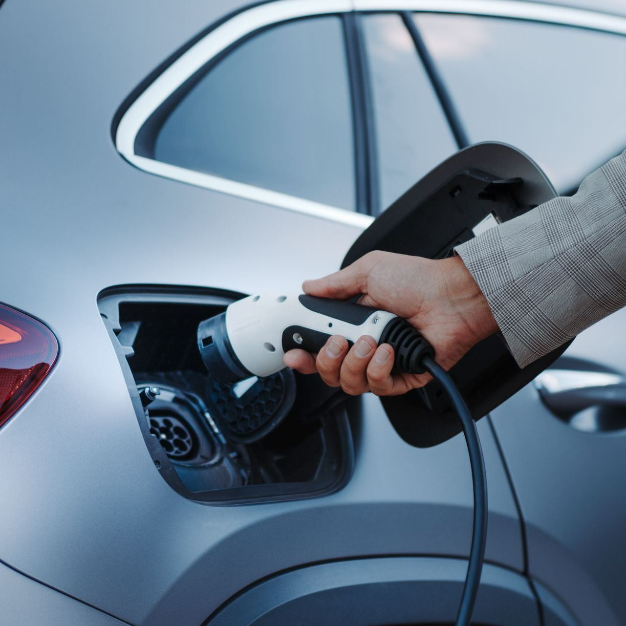 Branchement sécurisé d'une borne de recharge