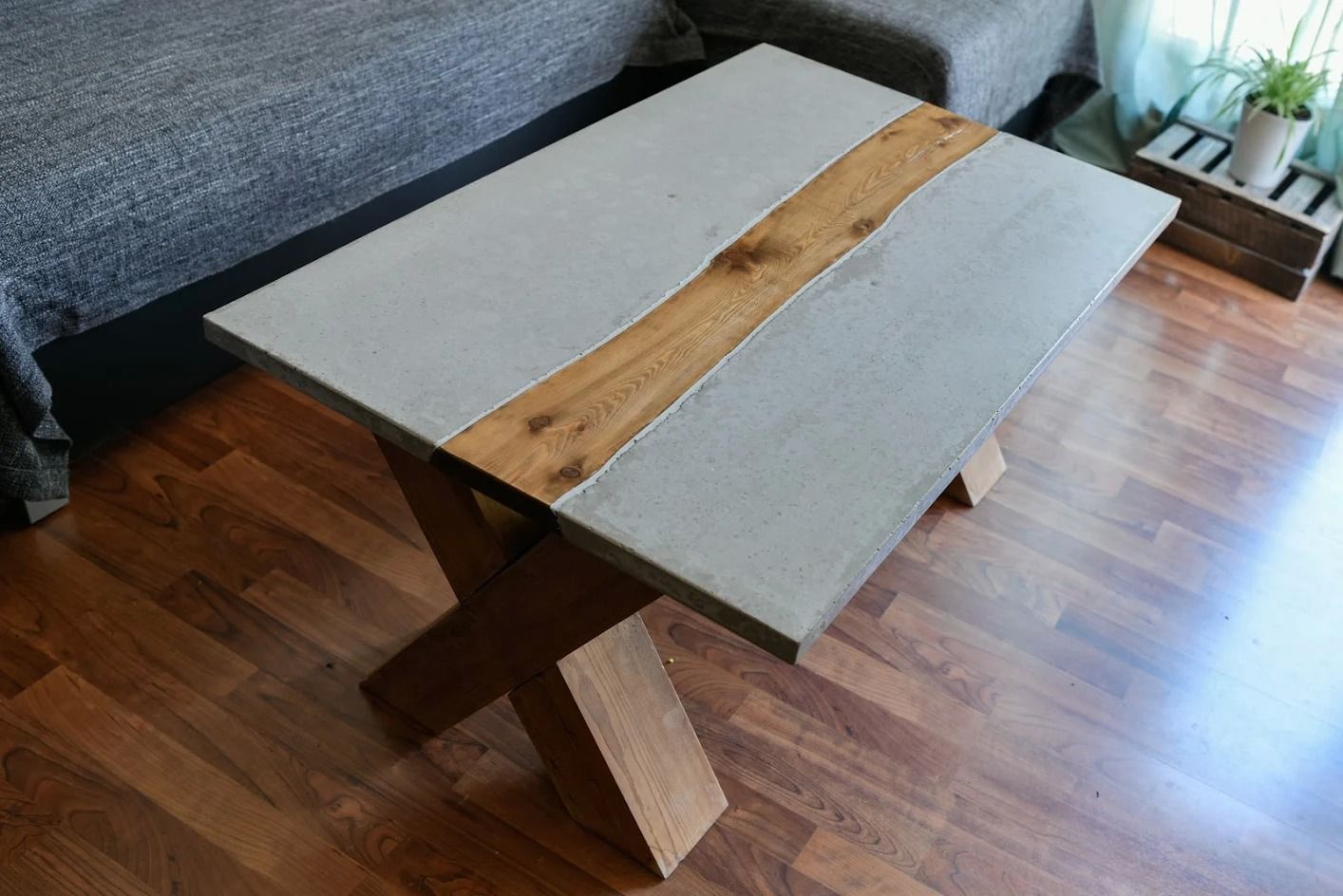 Sofatisch-Beton-Holz - Eggler Bau