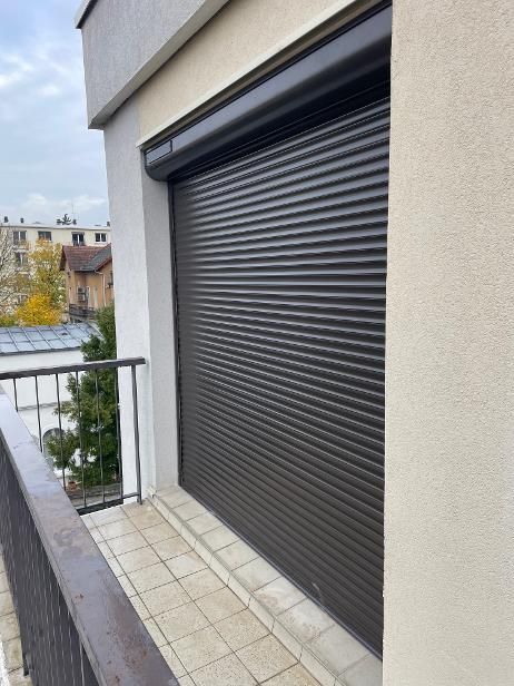 Volets roulants solaires en aluminium