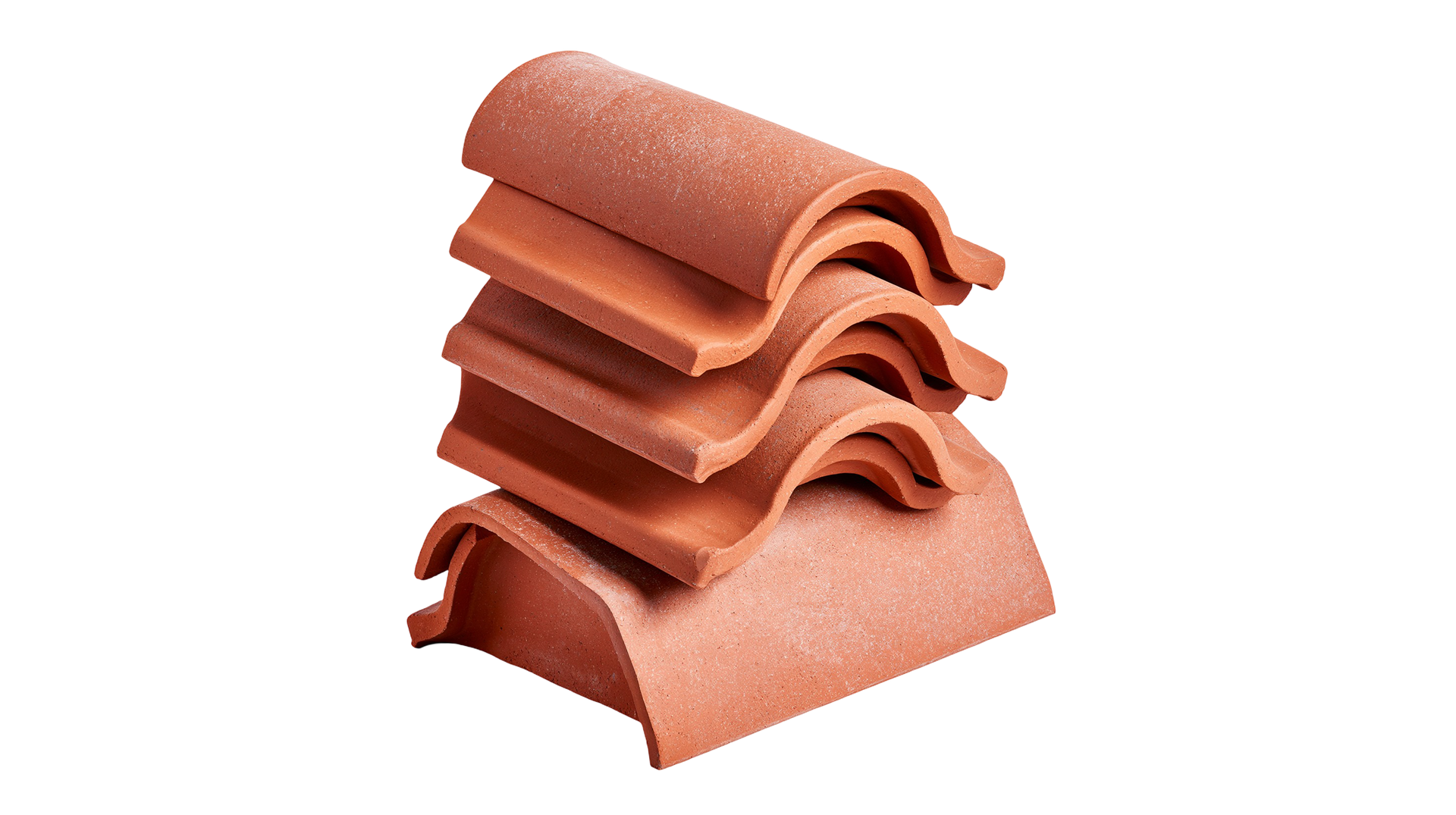 Pile de tuiles en terre cuite.