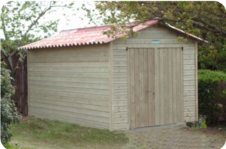 Abri de jardin en bois avec toit en tôle ondulée