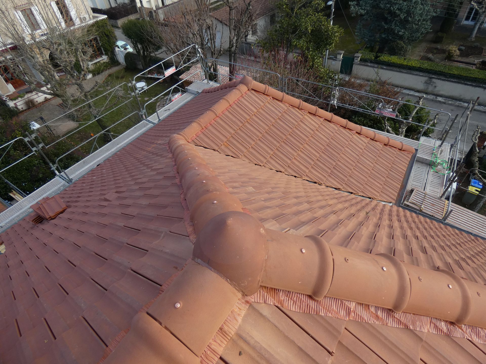 Rénovation d'une toiture en tuiles