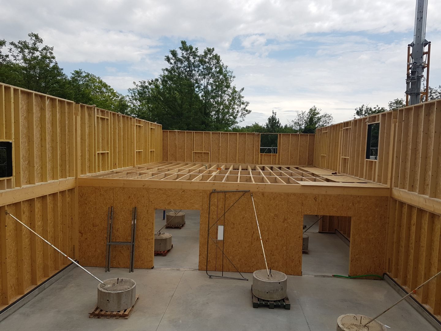 Chantier de construction d'une maison ossature en bois