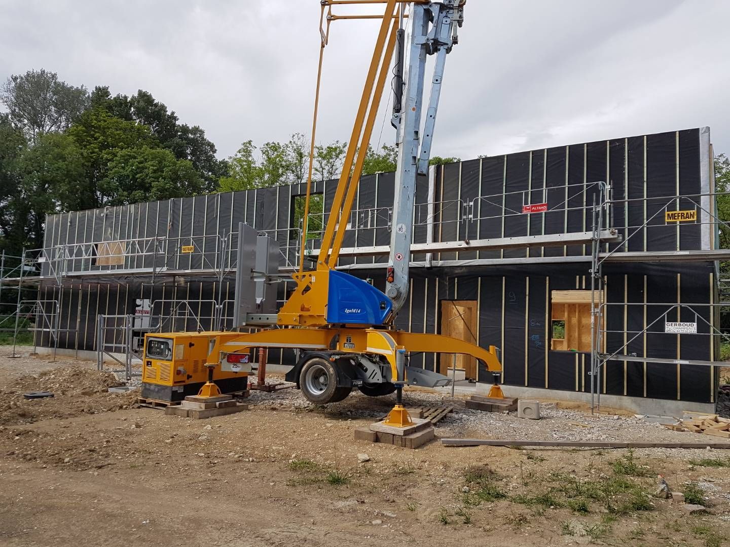 Une grue de chantier