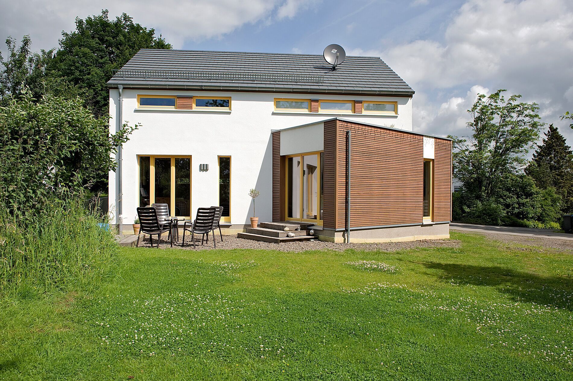 Zimmerei Zultner GmbH & CO. KG - Einfamilienhaus mit Gartenanbau und Terrasse