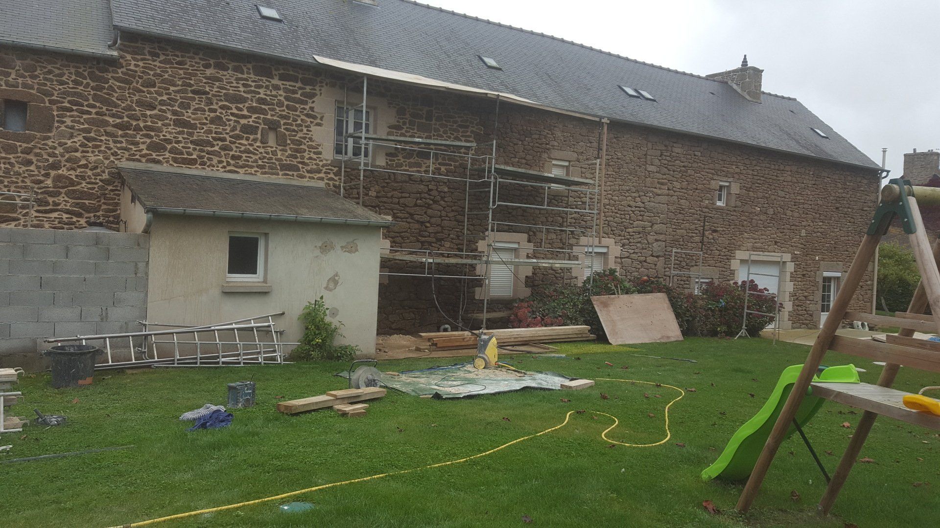 travaux de réfection de joint de pierre