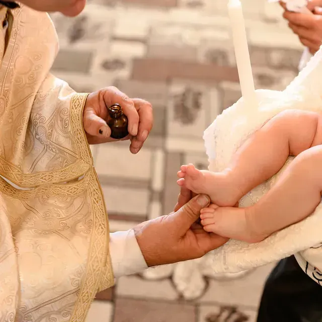 unos pies de un bebe