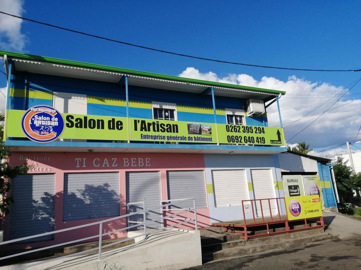 Vue extérieure des locaux du Salon de l'Artisan
