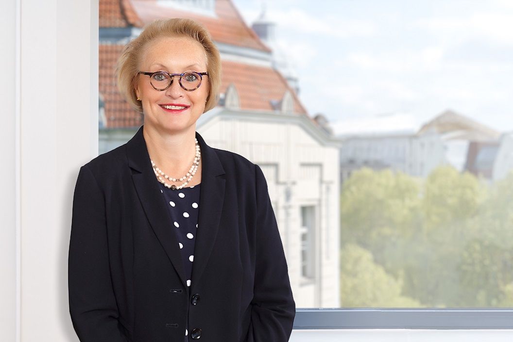 DR. BIRGIT ORTLIEB