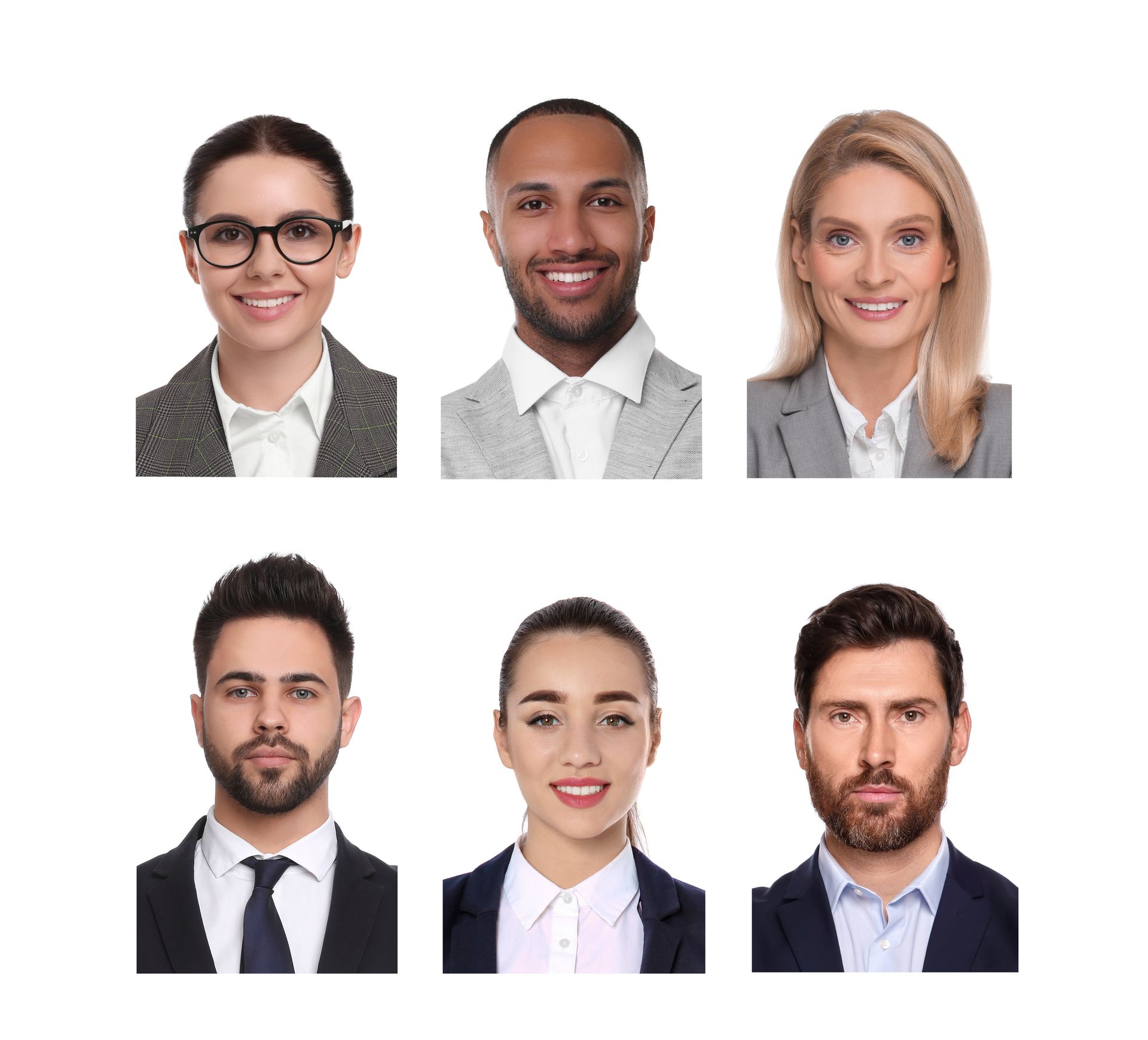Six personnes en tenue de travail sourient à la caméra.
