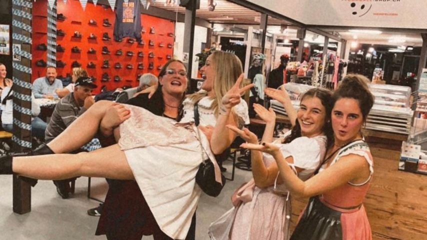 MICHE's Sports/Outdoor/Bikebekleidung & Cafe