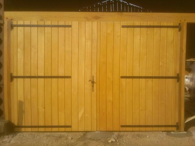 Porte de garage en bois sur mesure