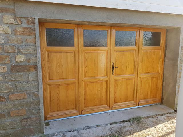 Porte de garage en bois