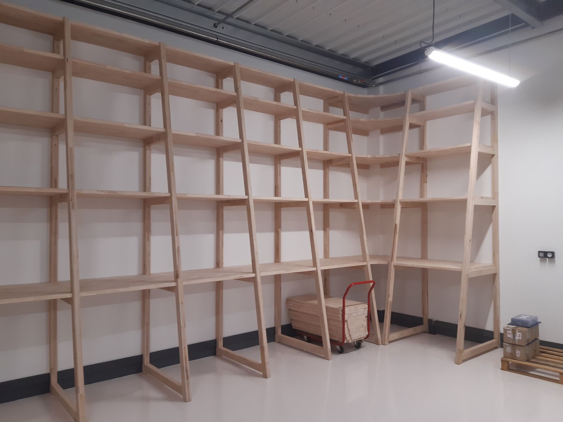 Etagères de rangement