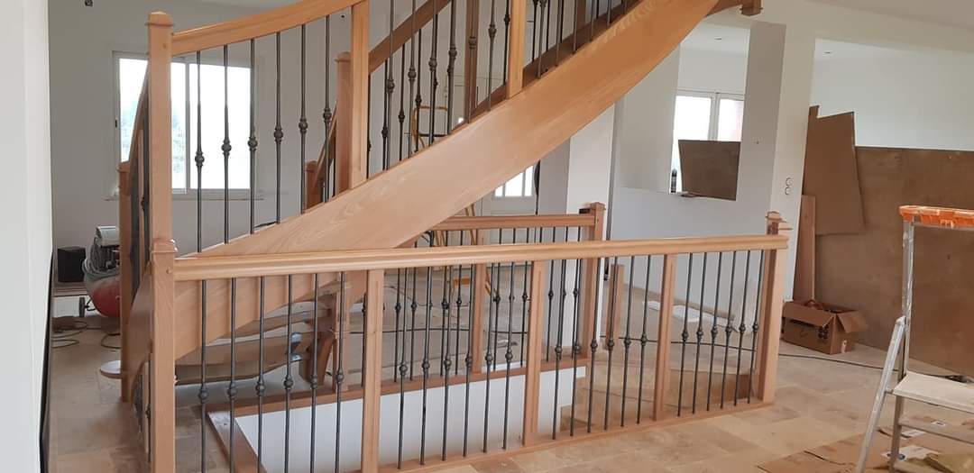 Escalier avec garde-corps