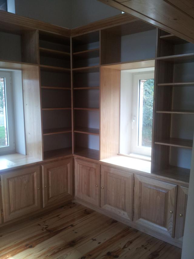 Création d'une bibliothèque en bois