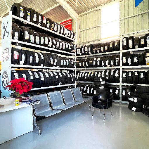 Grúa con maquinaria pesada