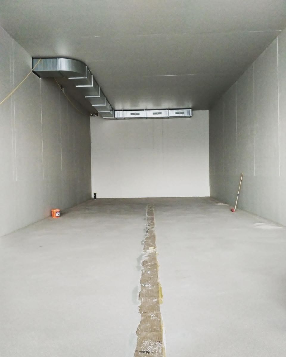 Raum während Renovierung durch Sunshine Maler