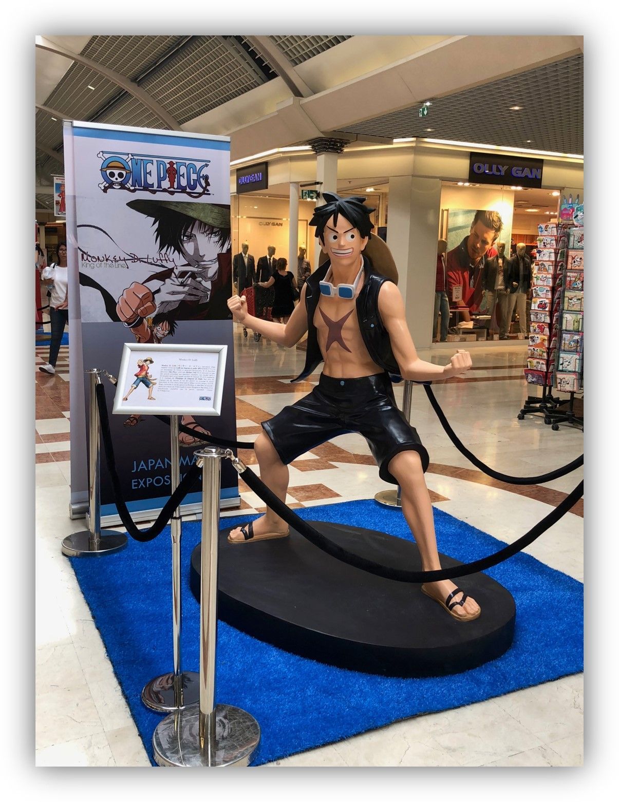 Una estatua de Monkey D. Luffy de One Piece.