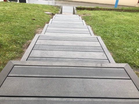 Escalier d'allée d'entrée