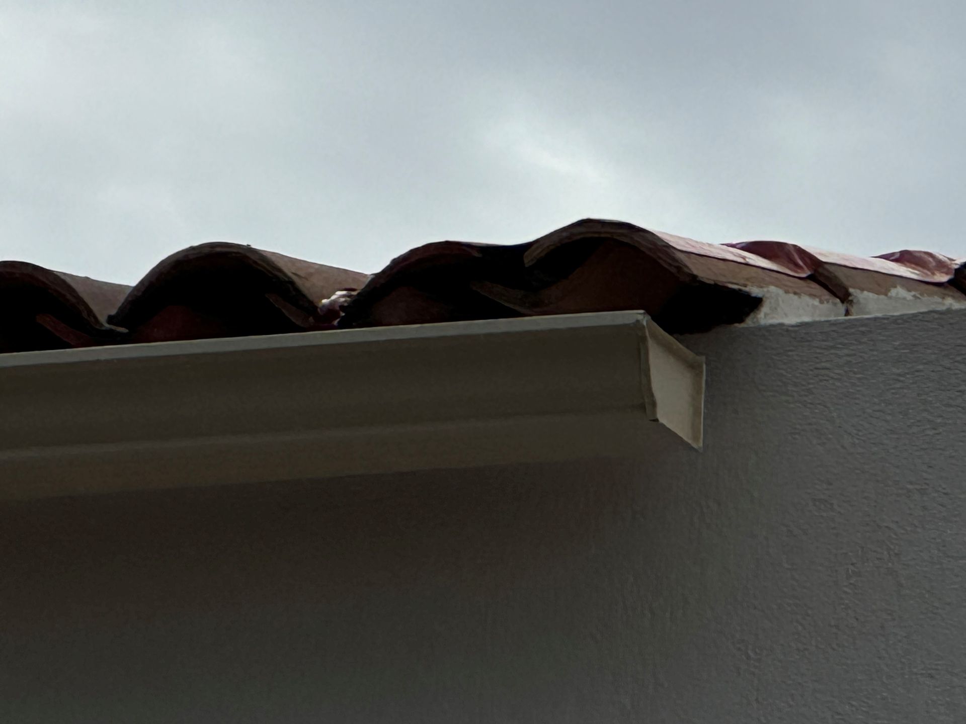 Zoom sur une gouttière en alu