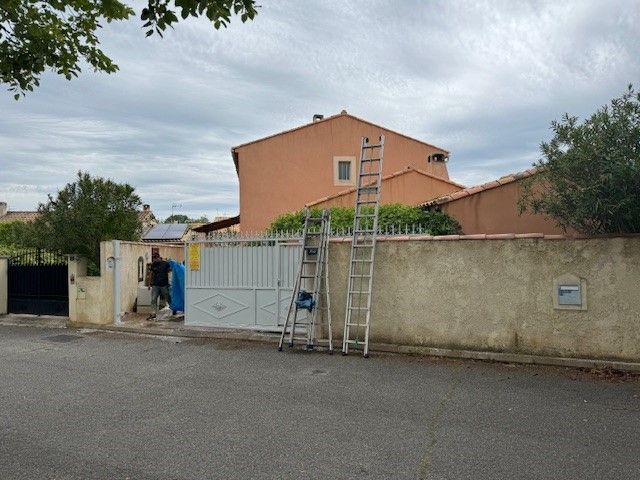 Nettoyage d'un pavillon de couleur saumon