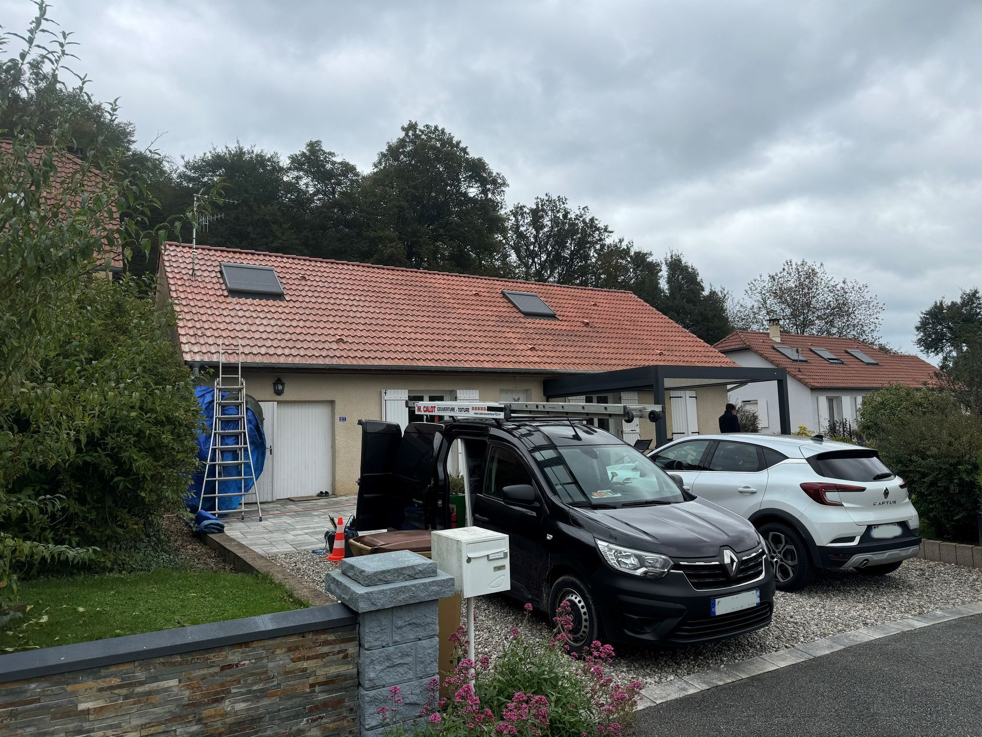 Une toiture entièrement nettoyée