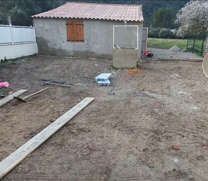 Préparation cour intérieure avant pose de pavés