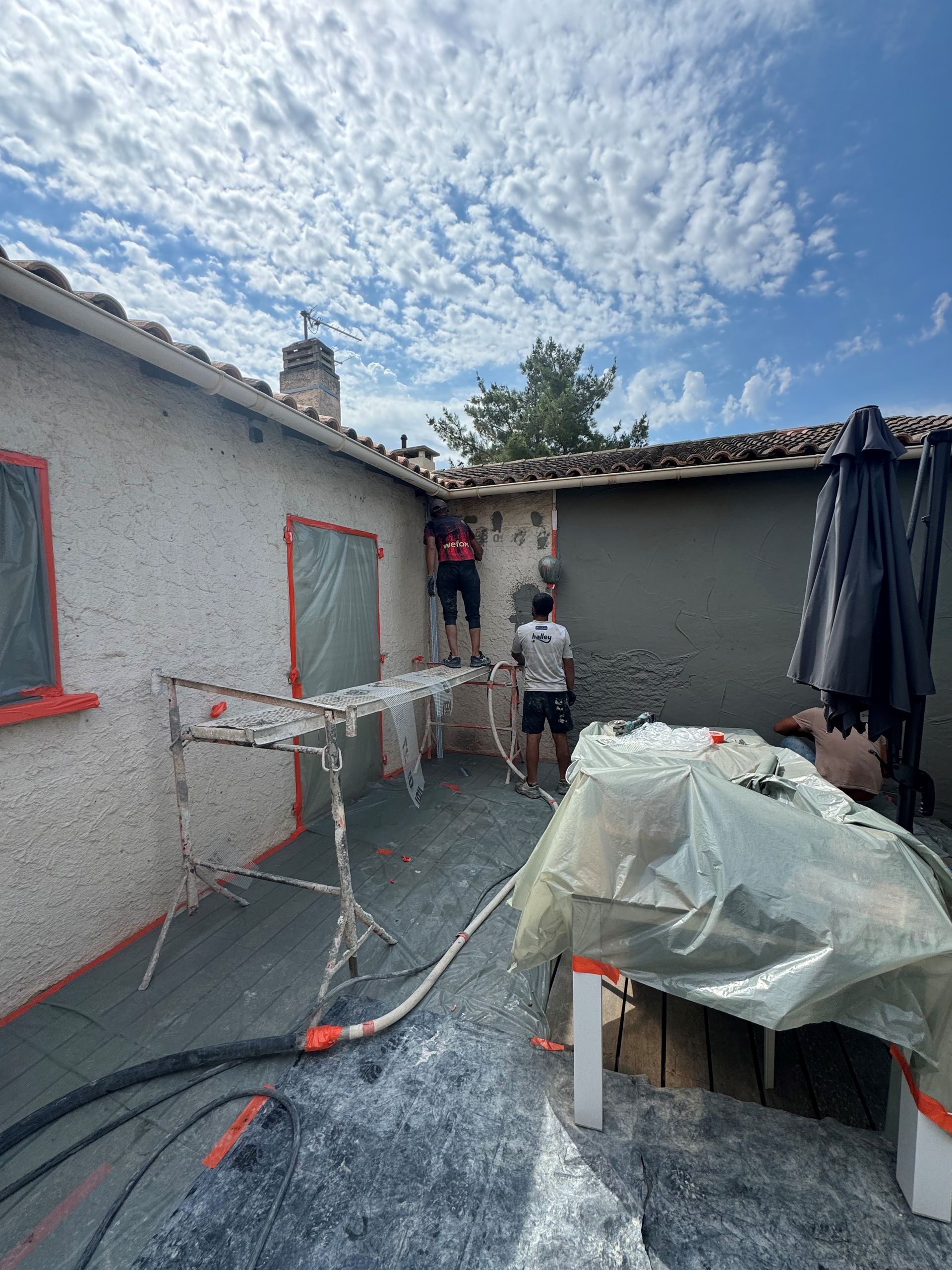 Travaux en cours ravalement de façade